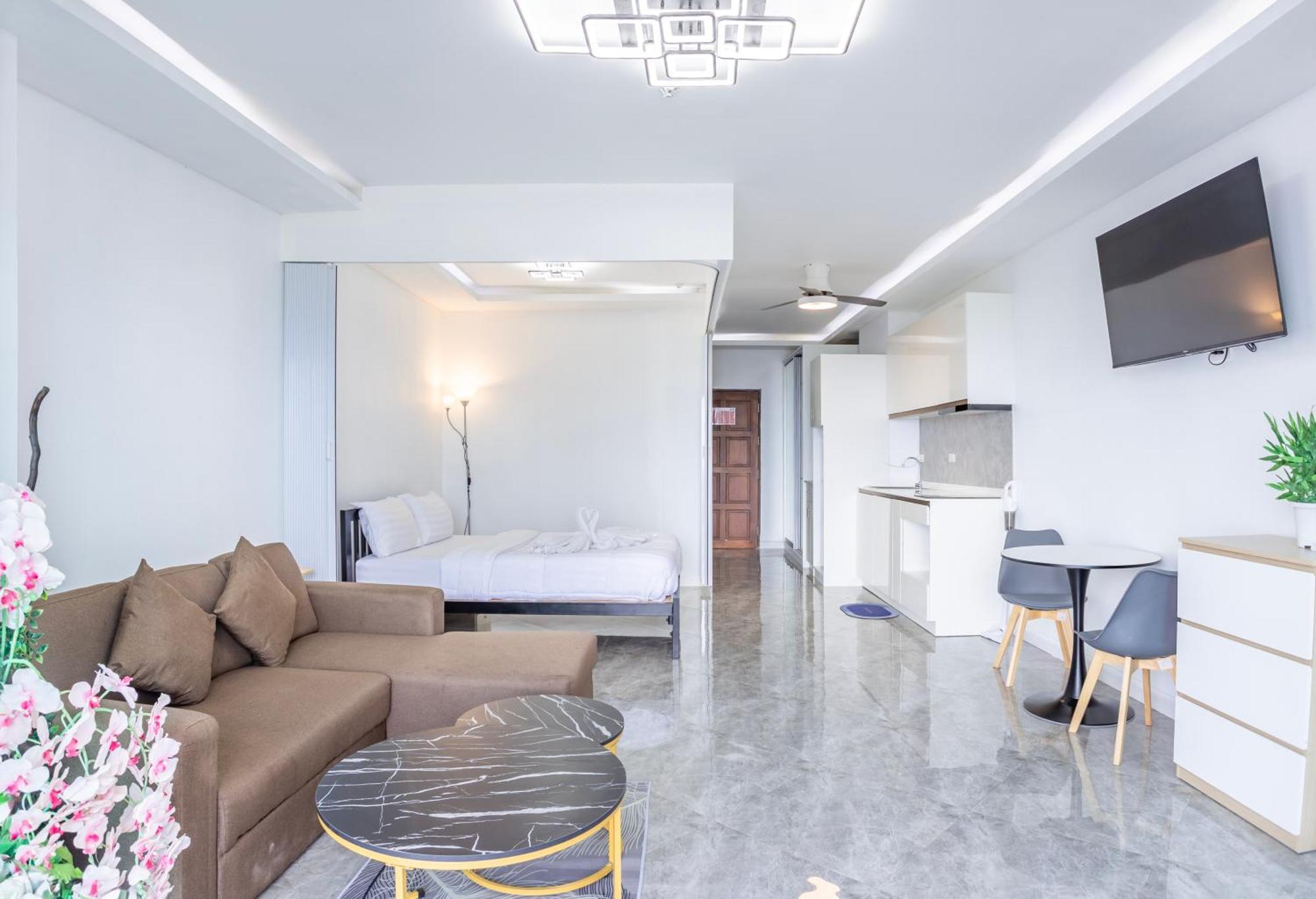 View Talay 5 Jomtien Beachfront Pattaya Exterior photo